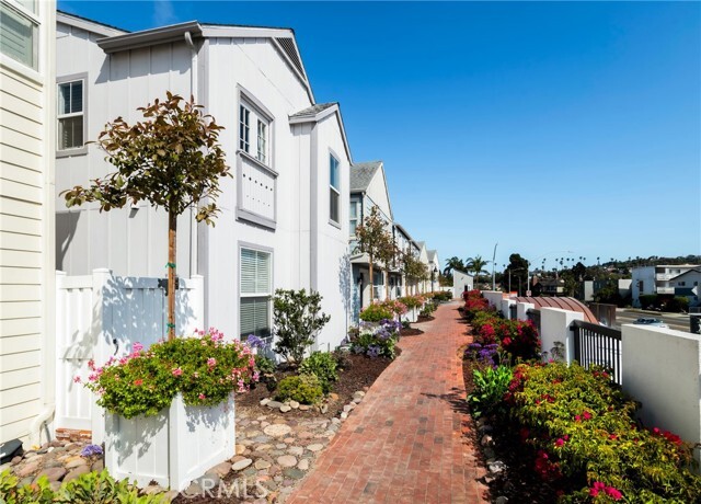 Building Photo - 1800 S Pacific Coast Hwy