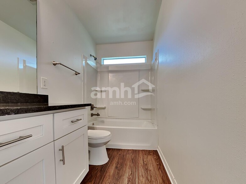 Building Photo - 13210 Ambrosa Dr