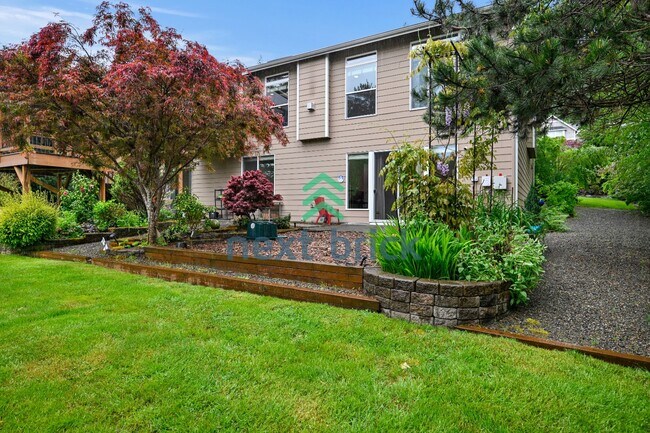 Building Photo - "Spacious 4-Bedroom Retreat with 4.5 Baths in Scenic Snohomish - Your 4400 Sq Ft Haven Awaits!"