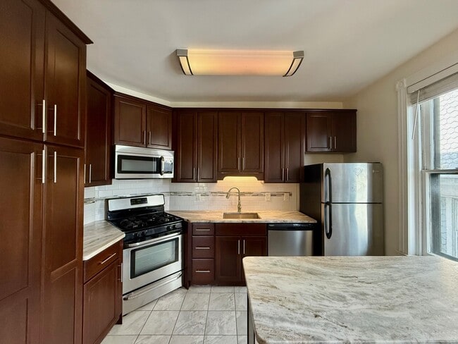 Building Photo - 1610 N Broom St