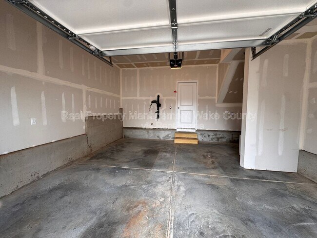 Building Photo - 410 Odham Ln