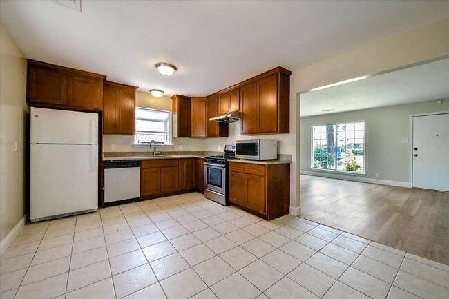 Building Photo - Wow! What a Great Home! Available Soon!
