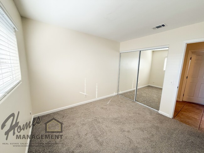 Building Photo - Homes Management - 4 Bed, 2 Bath House on Cul-de-Sac