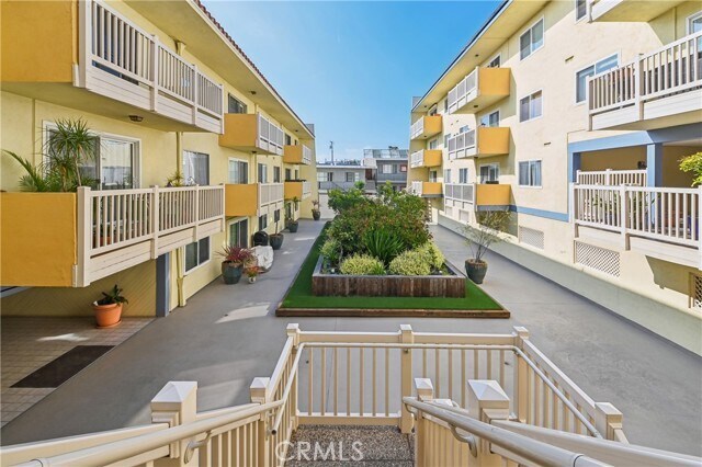 Building Photo - 1707 Pacific Coast Hwy