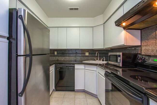 Building Photo - 1210 Stockley Gardens