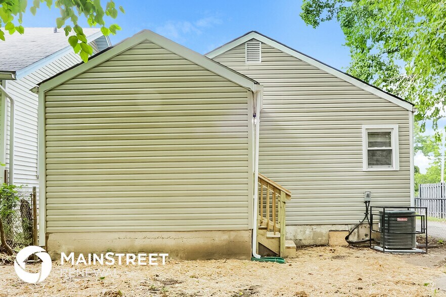 Building Photo - 4144 Sunset Ave