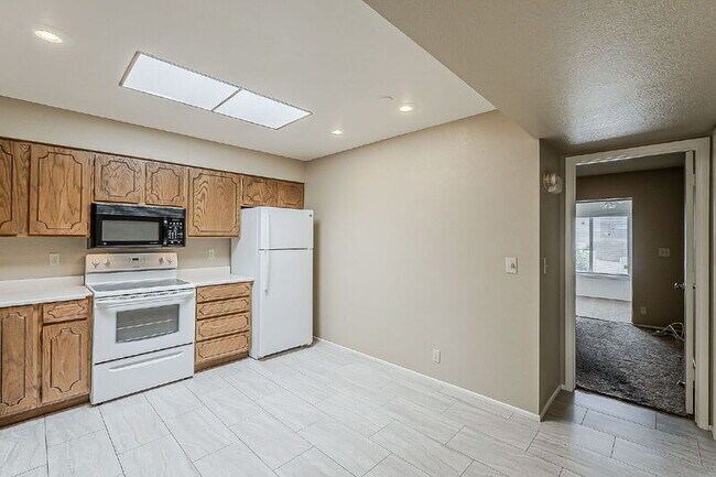 Building Photo - 4328 E Capri Ave