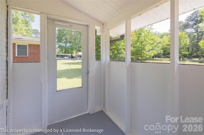 Building Photo - 409 Eastover Ave