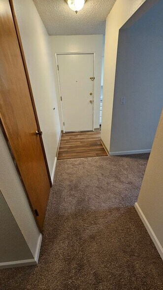 Building Photo - 4480 SW 96th Ave