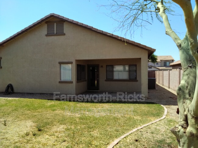 Building Photo - 1154 E Locust Dr