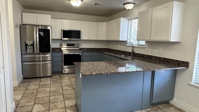 Building Photo - Kaylee Ct