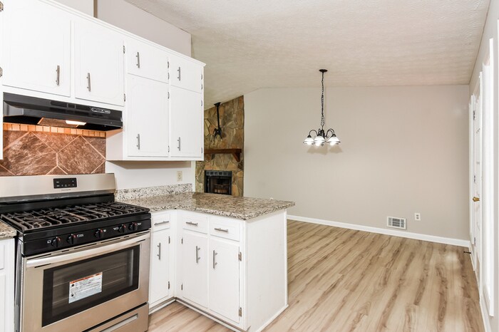 Building Photo - 5975 Wellborn Trail