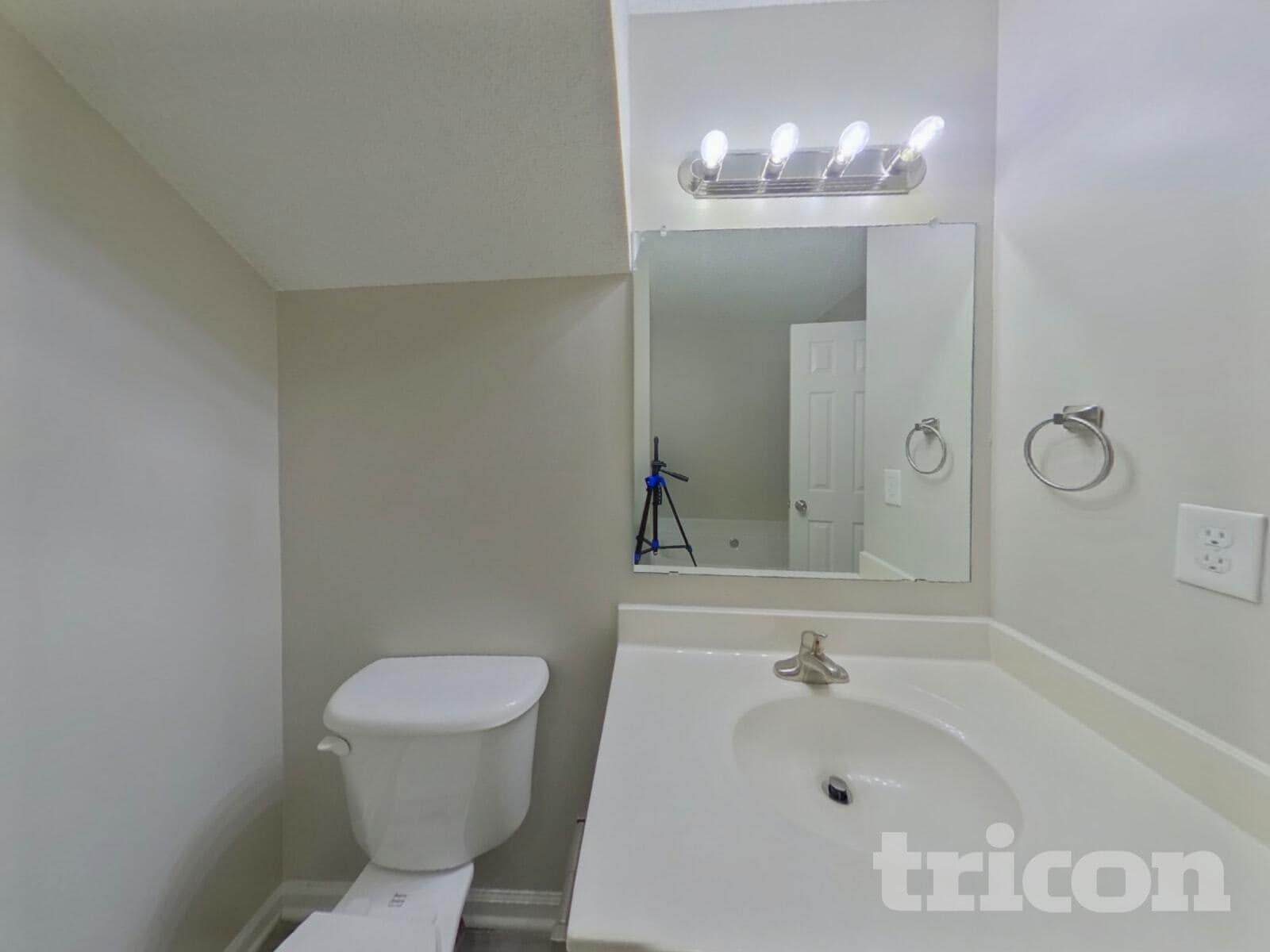 Building Photo - 5203 Holbert Cir
