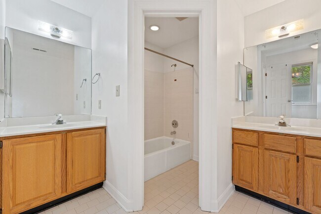 Building Photo - Bolin Creek 4 Bedroom House with Fabulous Forest Views Available May 15!