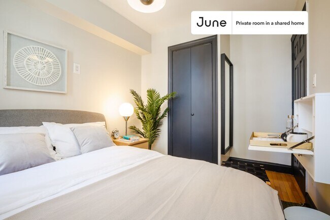 Building Photo - Room in Shared 3 bed/1 bath home in Hell's Kitchen