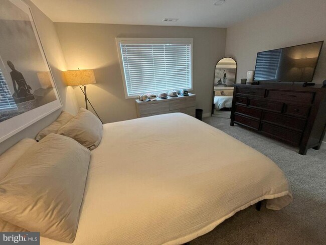 Building Photo - 402 Mulberry Cove