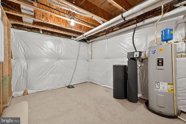 Building Photo - 513 Parkland Dr