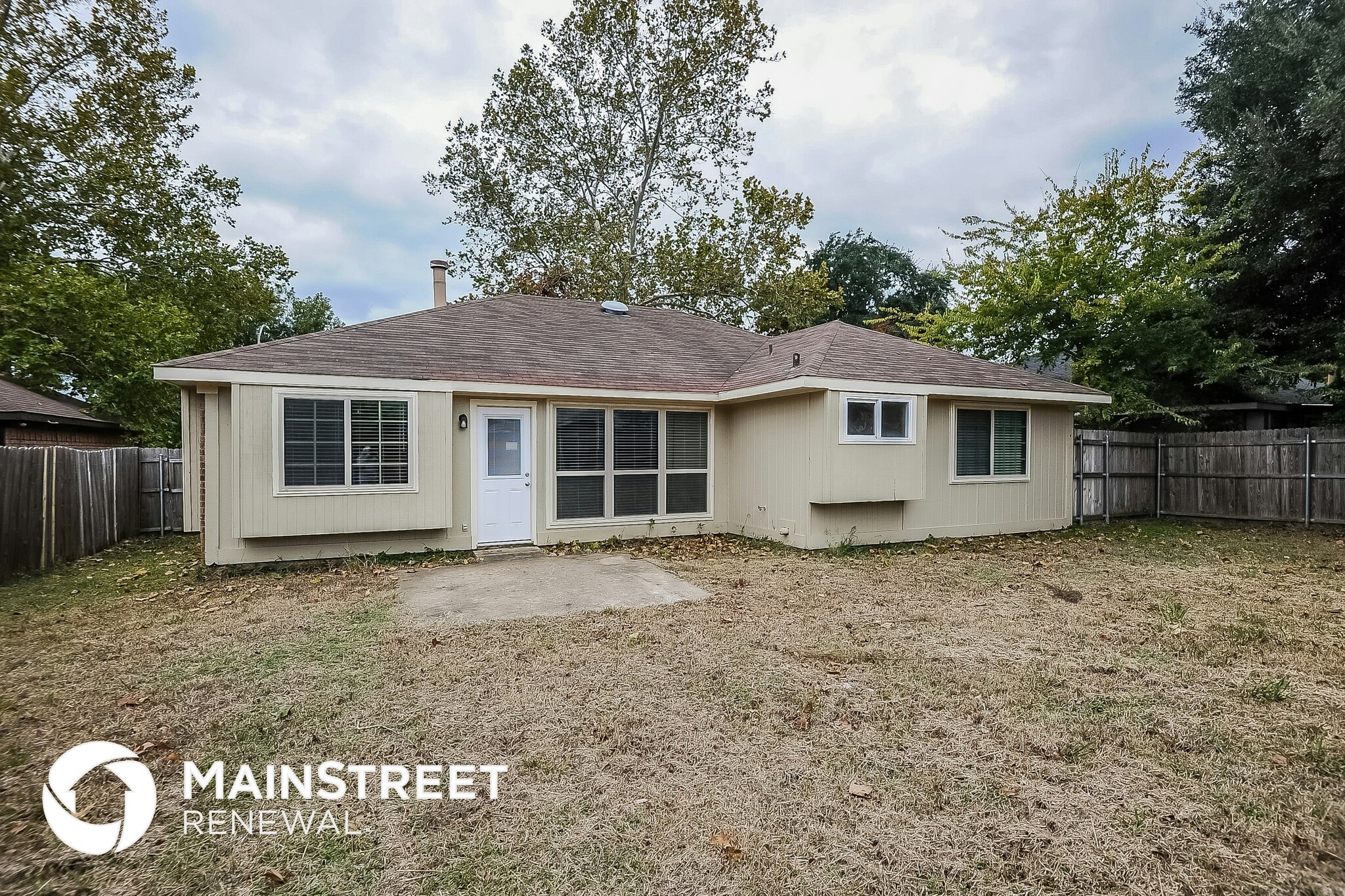 Building Photo - 3100 Fairmeadows Ln