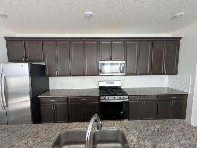 Building Photo - 17517 Booth Fls Wy