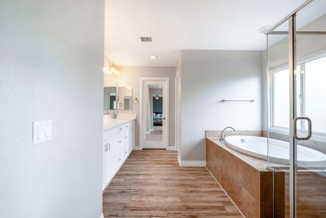 Building Photo - 282 Paseo Vista Cir