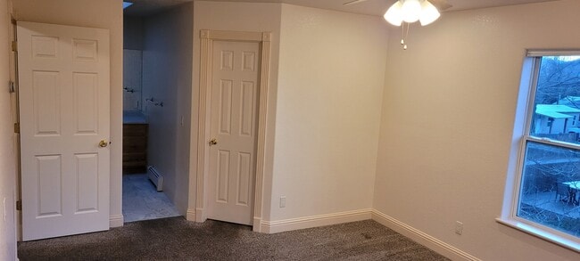 Building Photo - 145 Caywood Ct