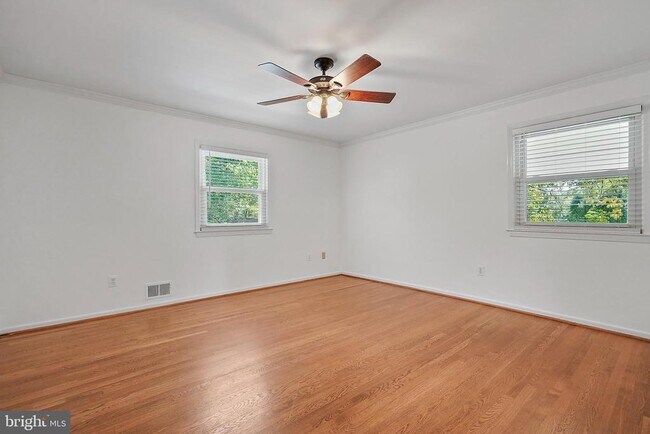 Building Photo - 9123 Cherrytree Dr