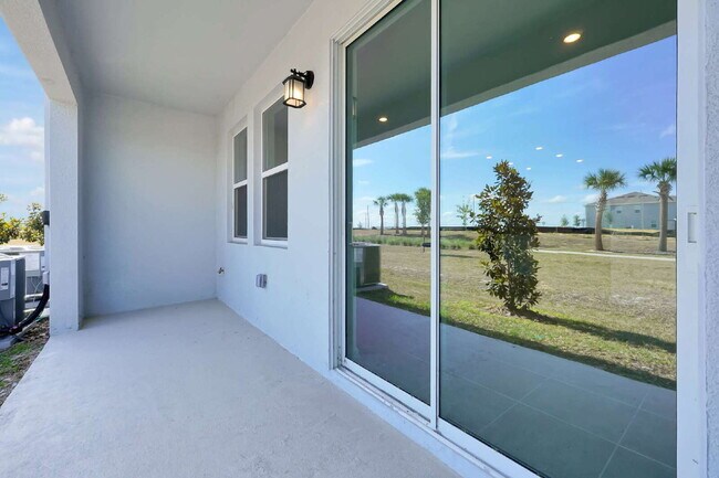 Building Photo - Beautiful New 3-Bedroom Townhome in Davenport — Includes Resort Pool, Modern Clubhouse & Family P...