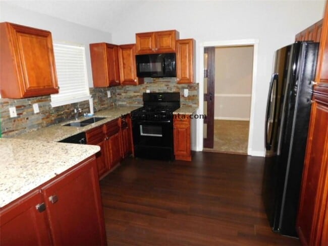 Building Photo - 5147 Round Table Dr