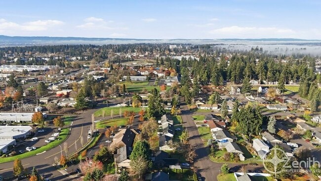 Building Photo - 11907 NE 4th St