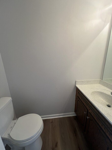 Building Photo - 112 Coyote Ct