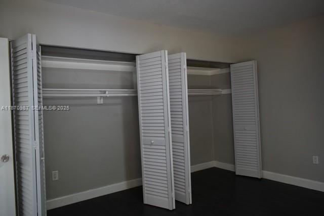 Building Photo - 1975 NE 135th St