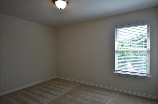 Building Photo - 9000 Gage Dr