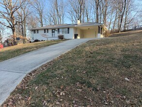 Building Photo - 2 bedroom/1 bath home in West Morristown