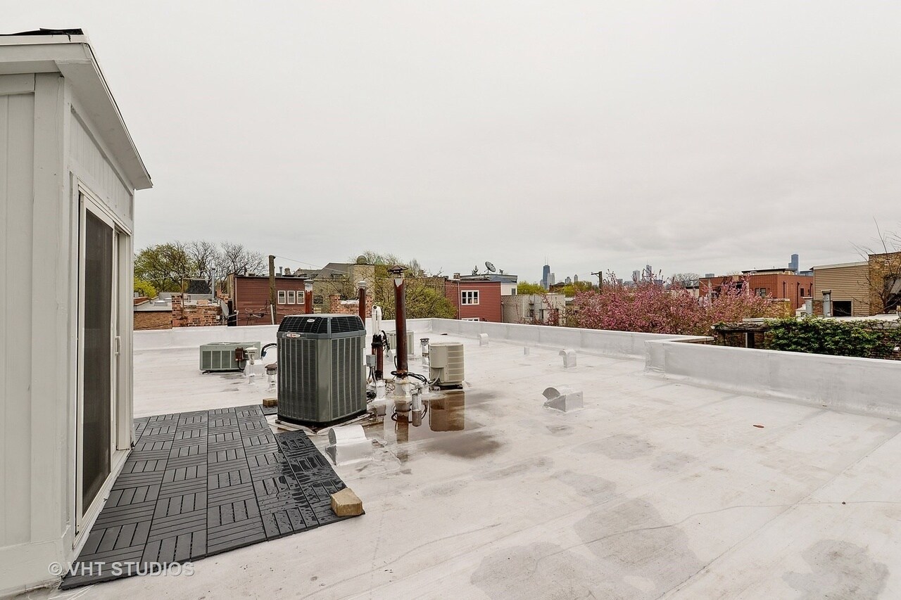 Building Photo - 2235 N Clifton Ave