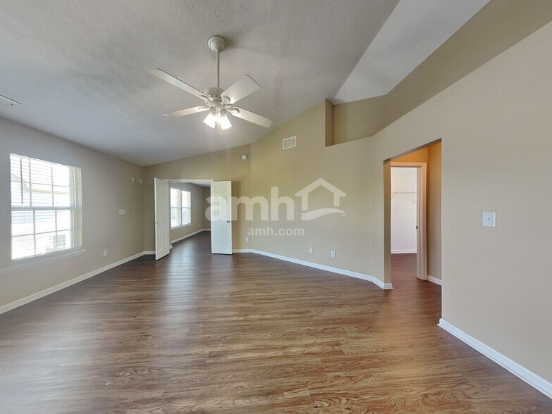 Building Photo - 5940 W Nautica Blvd