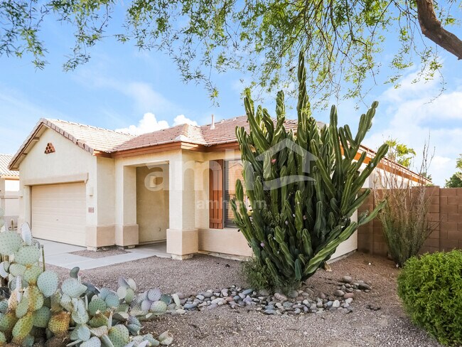 Building Photo - 12238 W Lincoln St