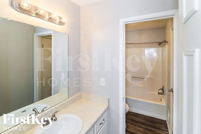 Building Photo - 4650 Fox Hollow Ct