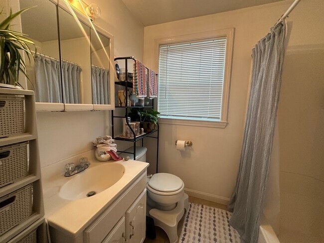 Building Photo - 174 Calumet St