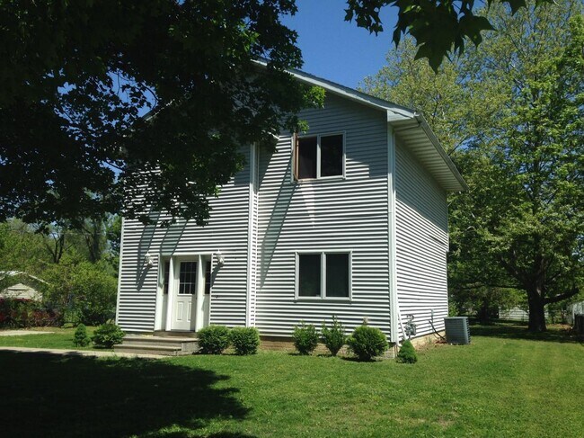 Building Photo - 2519 E 23rd St