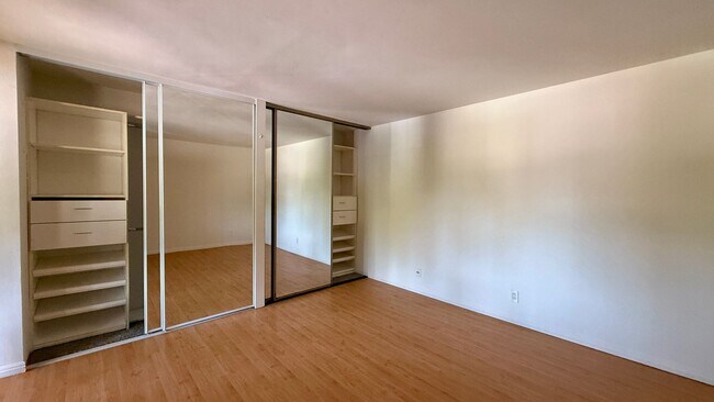 Building Photo - Spacious Townhouse For Rent at Montezuma T...