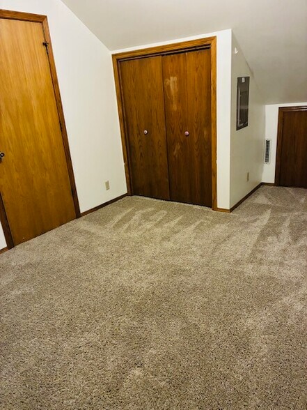 Bedroom - 1220 W Packard St