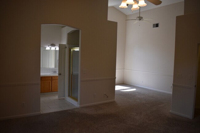 Building Photo - 1785 E Turnberry Ave