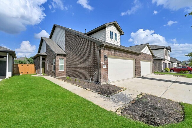 Building Photo - Welcome to the Linden — Effortless Living, All on One Level.