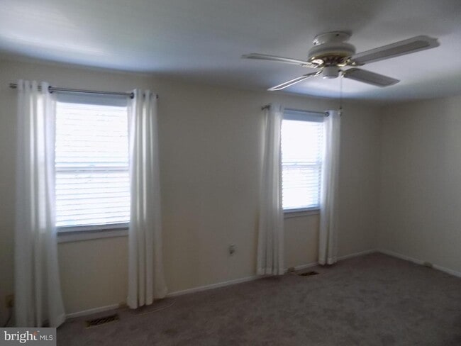 Building Photo - 702 Towne Center Dr