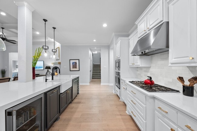 Building Photo - 27 Fury Ranch Pl