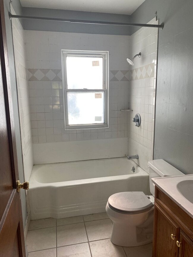 Building Photo - 320 Boston Ave