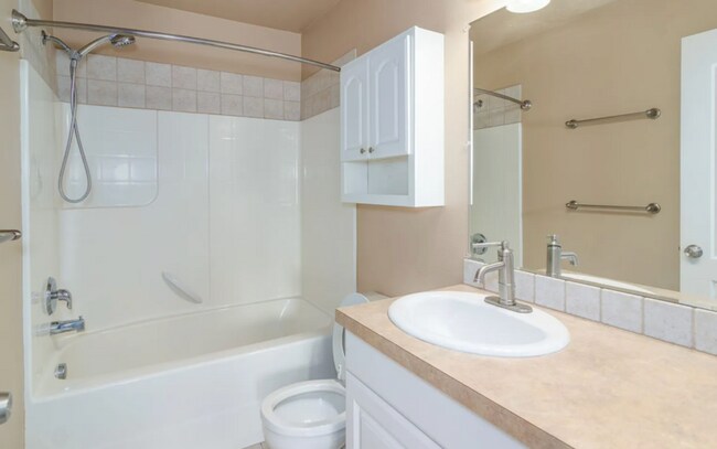 Building Photo - 3612 E Moody Rd