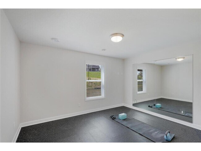 Building Photo - 6332 Apple Ct