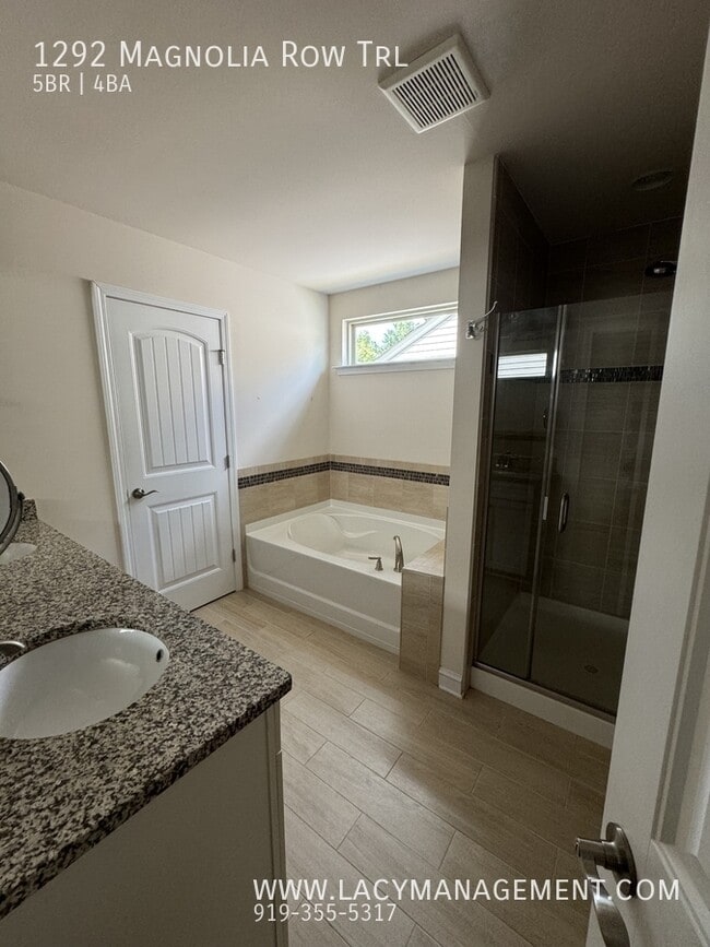 Building Photo - 1292 Magnolia Row Trail