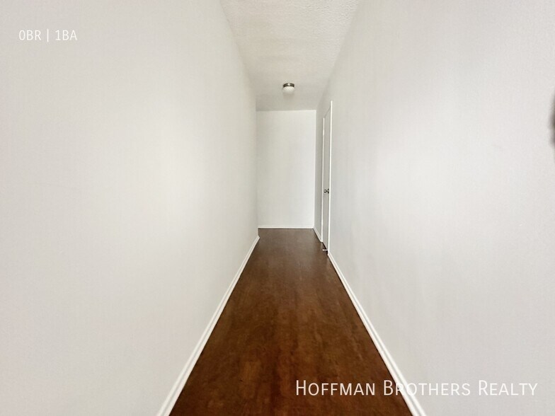 Building Photo - 1350 N Citrus Ave